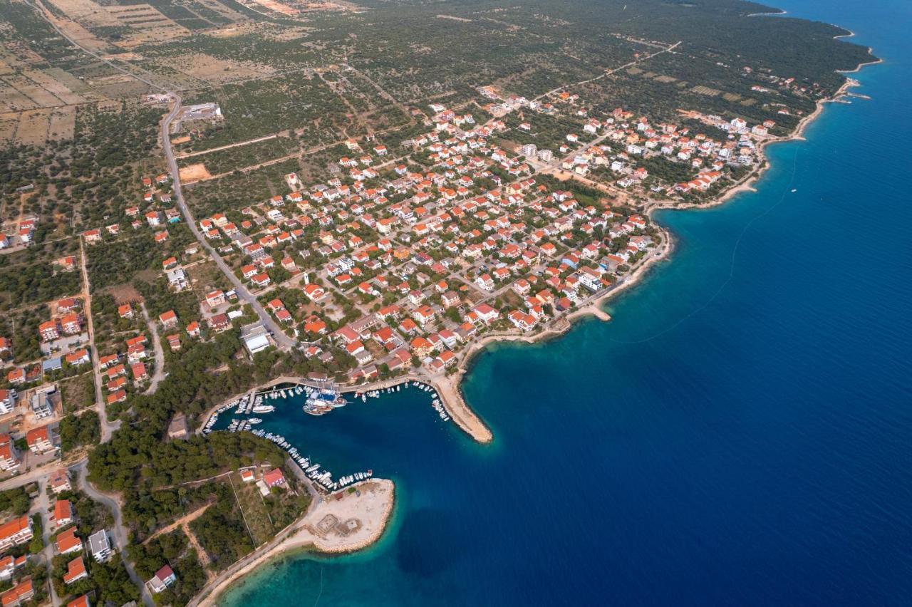 Apartments With A Parking Space Mandre, Pag - 6405 Kolan Exteriér fotografie