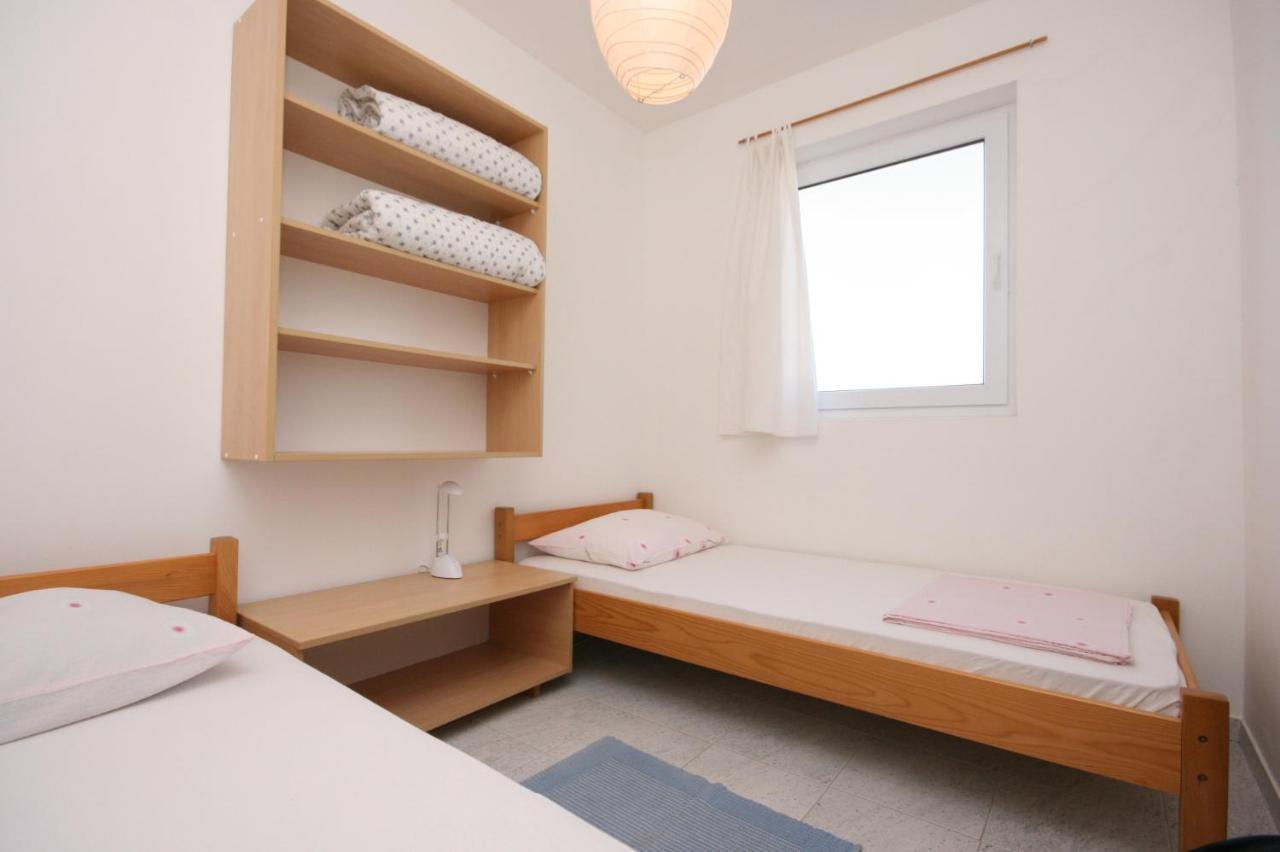 Apartments With A Parking Space Mandre, Pag - 6405 Kolan Exteriér fotografie