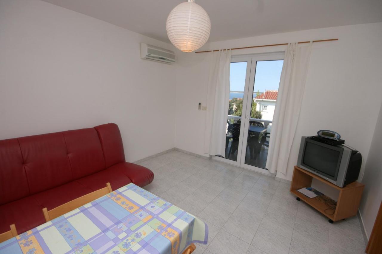 Apartments With A Parking Space Mandre, Pag - 6405 Kolan Exteriér fotografie