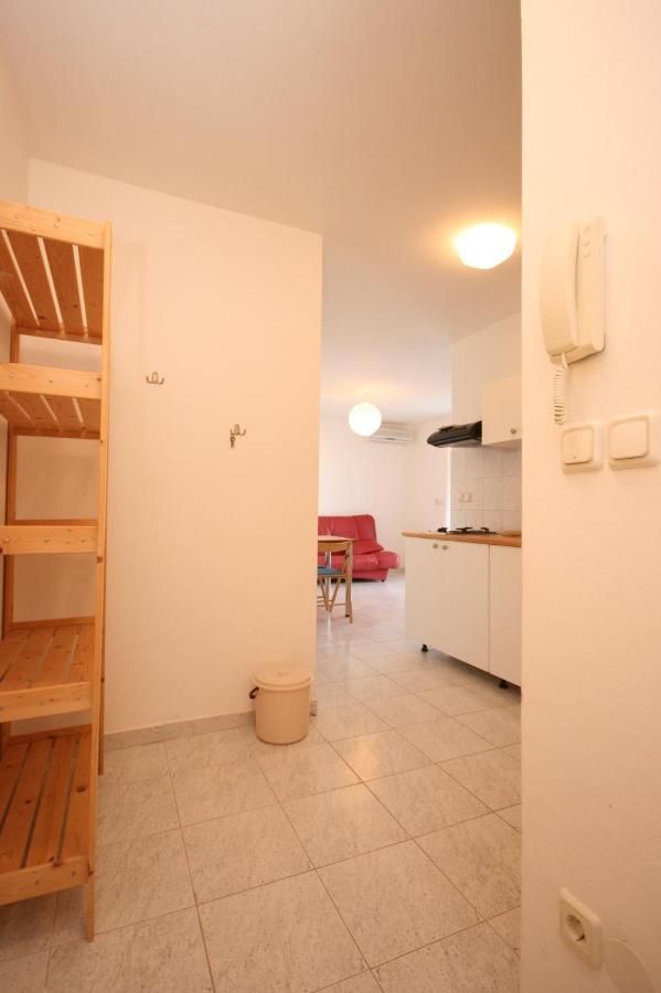 Apartments With A Parking Space Mandre, Pag - 6405 Kolan Exteriér fotografie