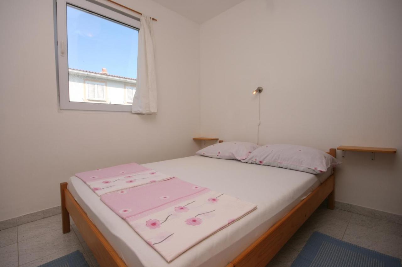 Apartments With A Parking Space Mandre, Pag - 6405 Kolan Exteriér fotografie
