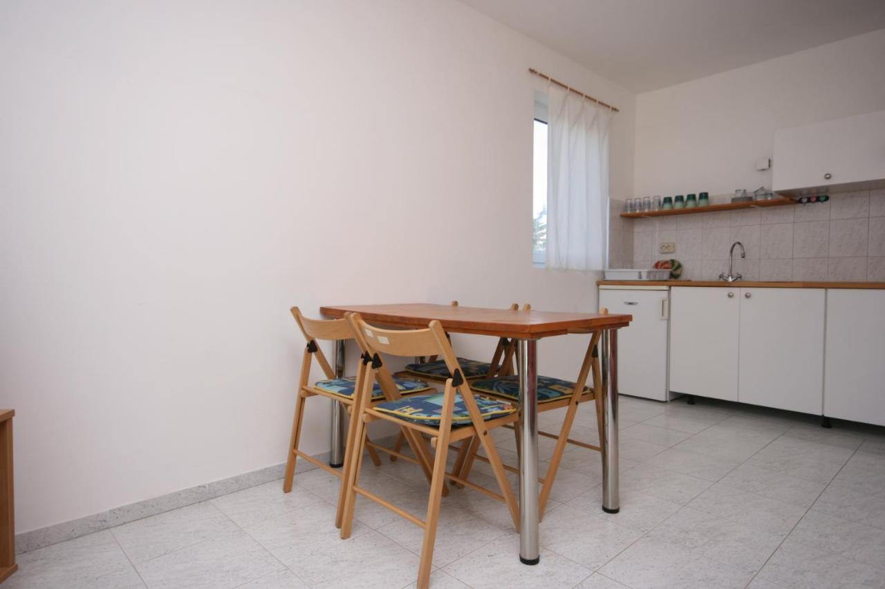 Apartments With A Parking Space Mandre, Pag - 6405 Kolan Exteriér fotografie